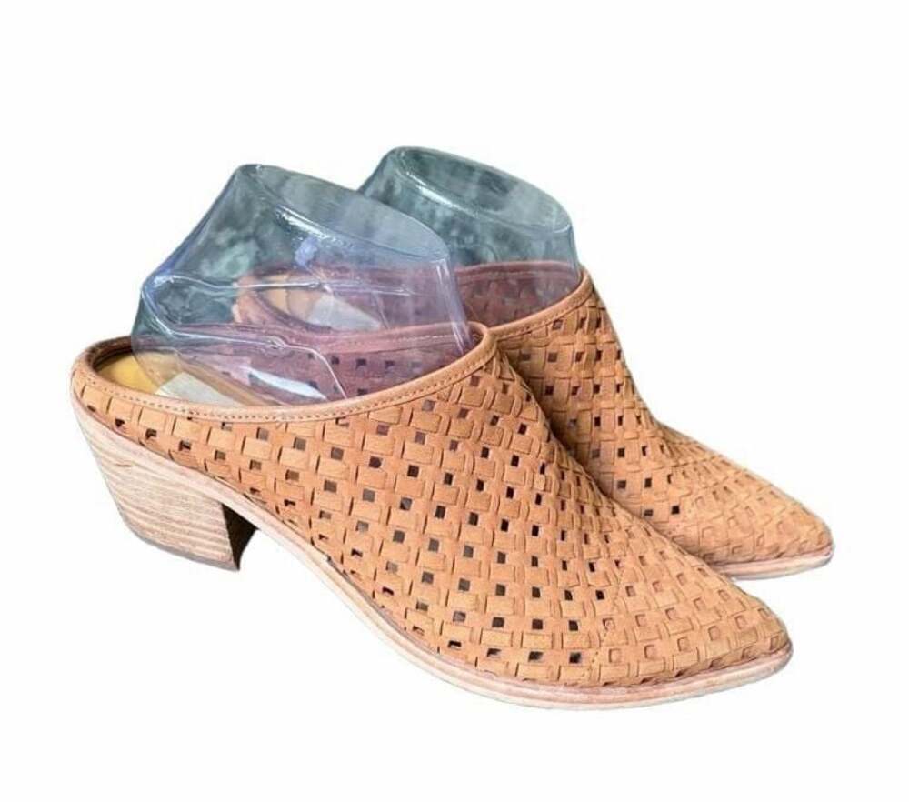 Dolce Vita Woven Suede Pointed Toe Mules Block Heel Sz 9.5